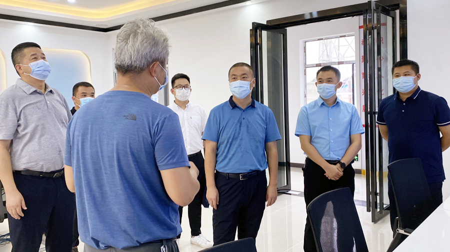 刘爱军实地调研党群及部分民生部门