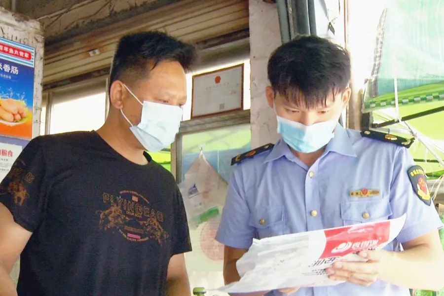 【筑牢钢铁防线 打赢疫情防控阻击战】 区市监局开展门店和冻库疫情防控检查工作