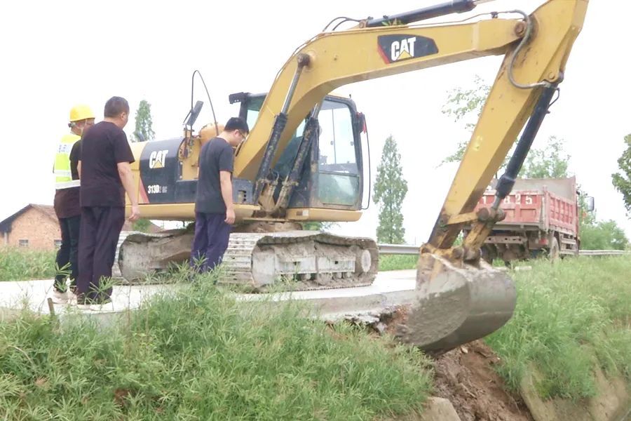 【我为群众办实事】 区乡公路管理处：迅速修复路面 保障群众出行安全