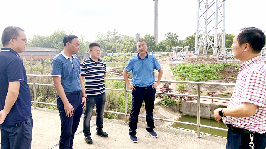 区党委书记刘爱军实地调研两湖工作