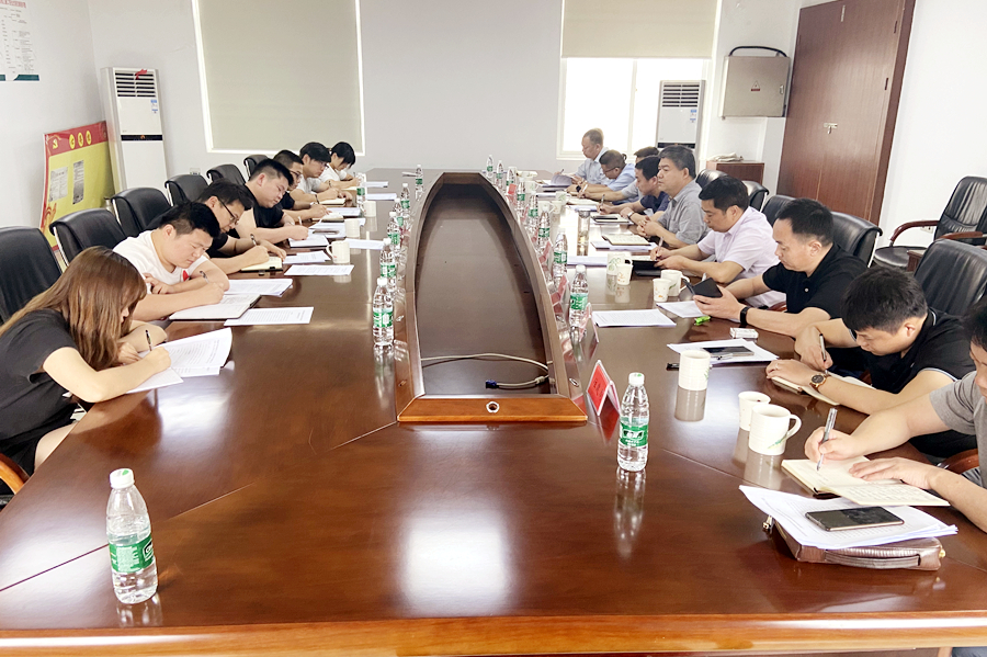 胡晓明在调研区西投公司时强调：要当好“园区运营商” 强化管理、规范运作 实现滚动和持续发展