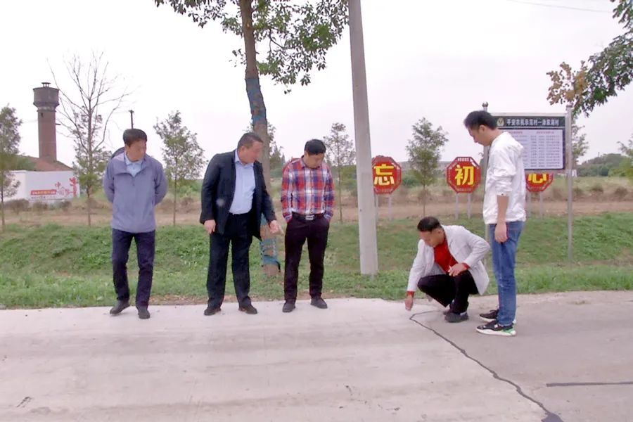 罗振军实地督导调研公路养护工作