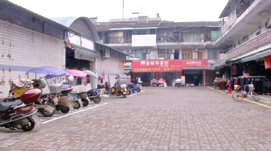 提升城市“颜值”！西洞庭管理区持续开展卫生及经营秩序整治行动