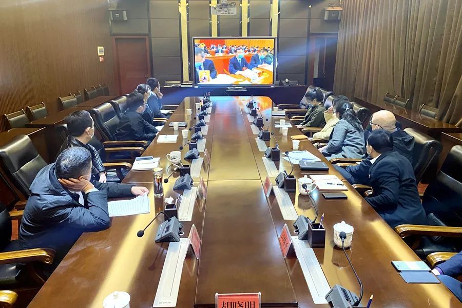 西洞庭管理区全体在家区领导集中收看湖南省第十二次党代会开幕式实况
