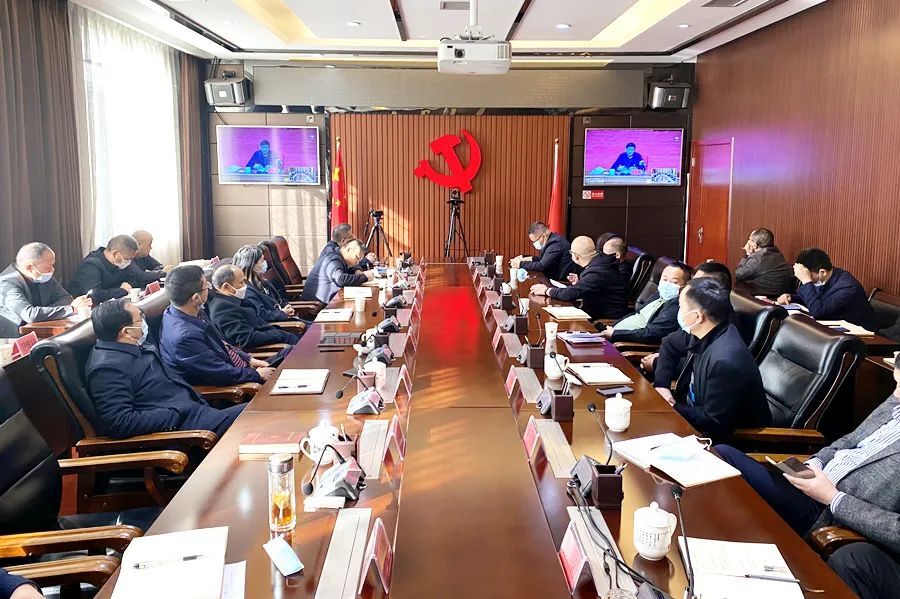 西洞庭管理区收听收看学习贯彻党的十九届六中全会精神中央宣讲团报告会