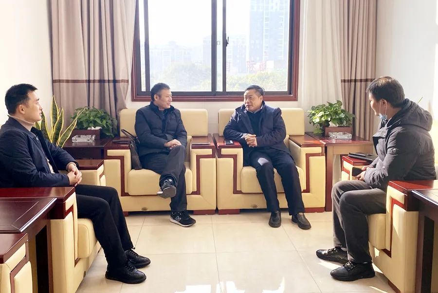 徐小生指导西洞庭管理区创建省级卫生城镇工作