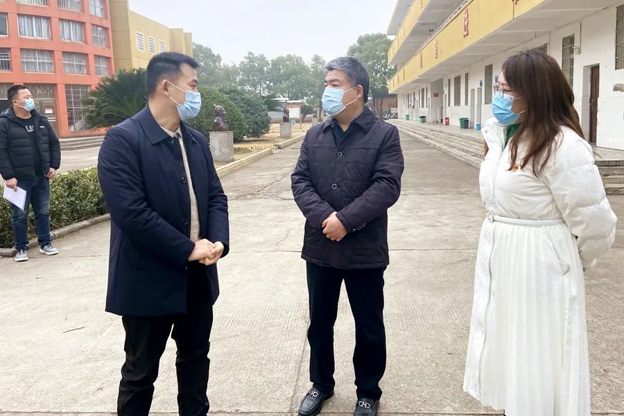 胡晓明实地督导全区疫情防控工作