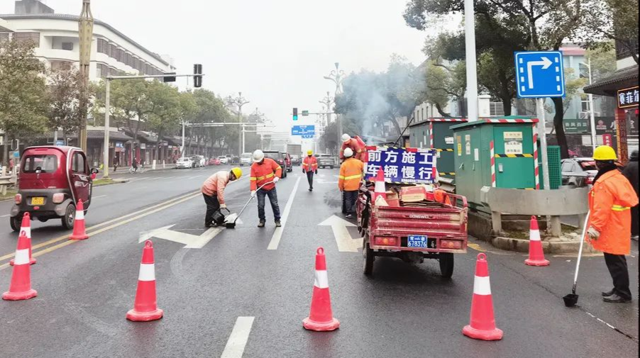 区乡公路管理处：做好冬季养护 为道路交通安全“保驾护航”