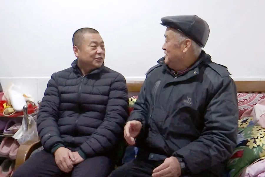 刘爱军走访慰问我区部分离退休老干部