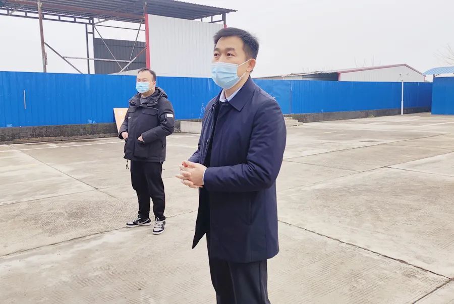 春节防疫不放松  郑涵文走访慰问防疫一线工作人员