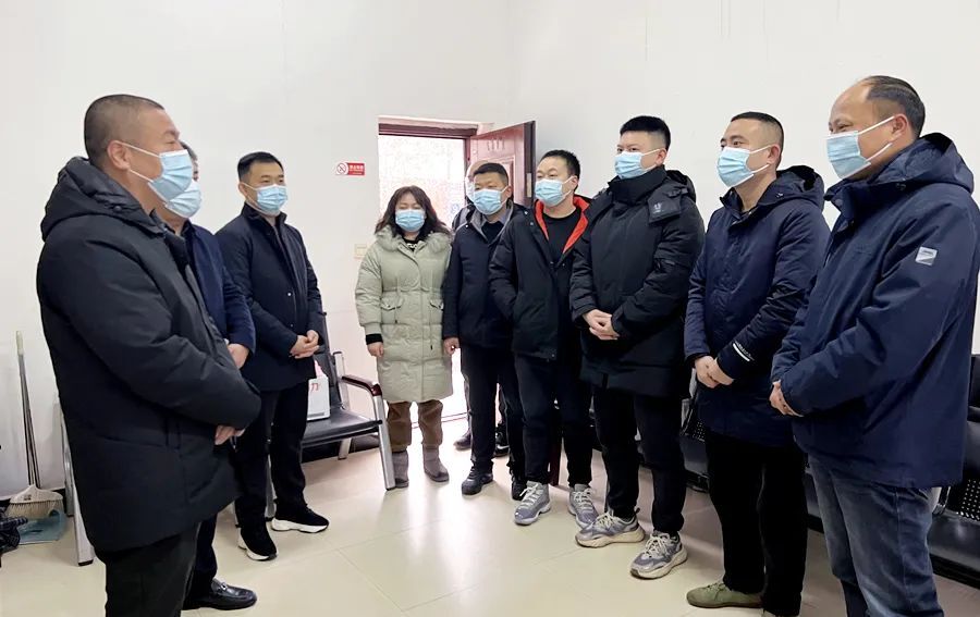 新春上班第一天：西洞庭党委书记刘爱军暖心慰问鼓干劲