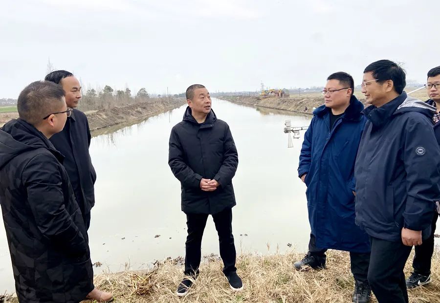 刘爱军深入联点村进行走访调研