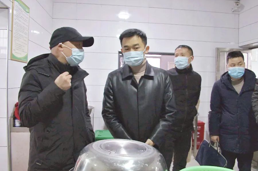 郑涵文实地督导检查校园安全工作