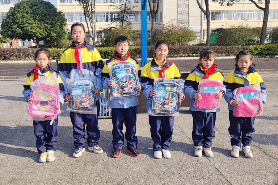 怀中国之梦  做有德之人——望洲完小举行2022年春季开学典礼