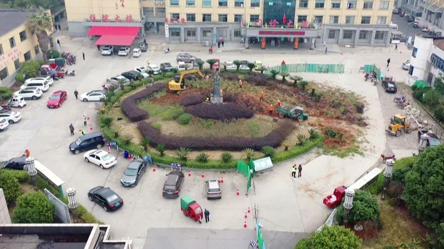 【“十件实事”看落实】补齐城市短板，提升城市品质︱区人民医院前坪广场改造生级正式动工