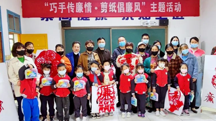 西洞庭纪委：巧手剪纸传廉情 清风廉韵润人心