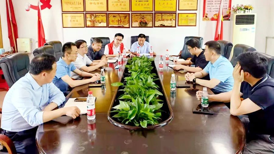 郑涵文带队赴西湖管理区走访交流