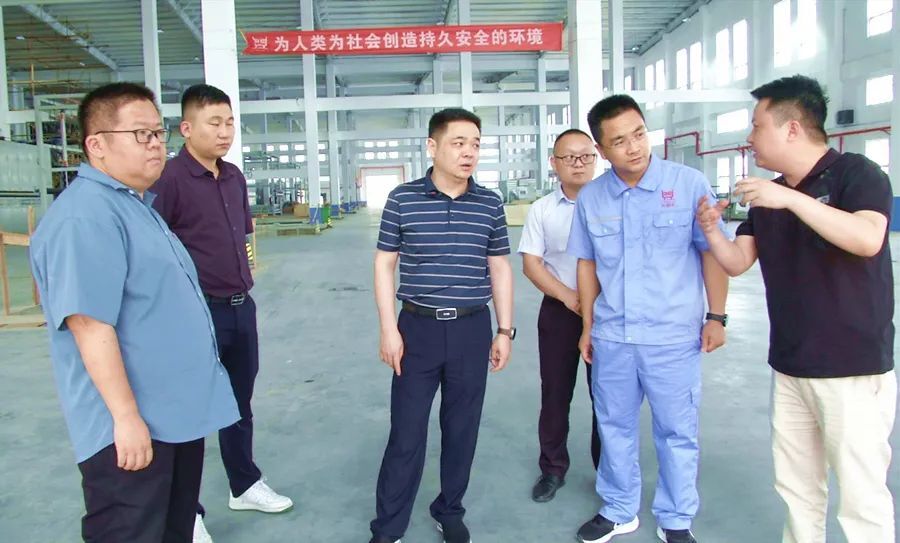 李智勇深入企业进行实地调研