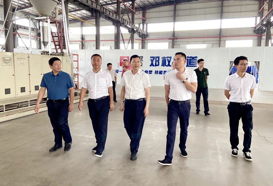 市人大常委会副主任呙滨辰一行来西洞庭调研