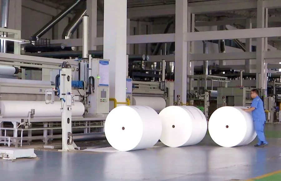 机器运转 工人忙碌 天鼎丰生产线一片繁忙