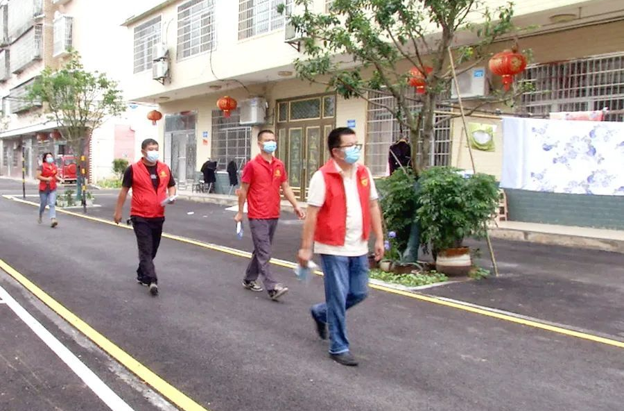 西洞庭龙泉街道东郊社区 “硬核”党支部书记的硬与暖