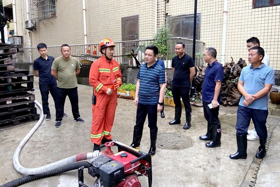 李智勇实地督导检查城区排涝及防汛工作