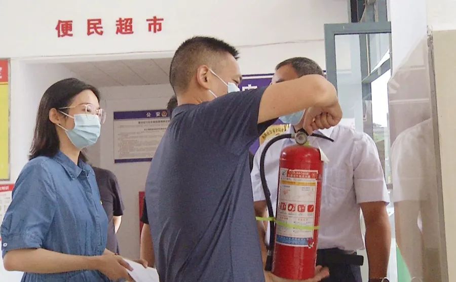 区住建局（交通局）督导检查安全生产工作