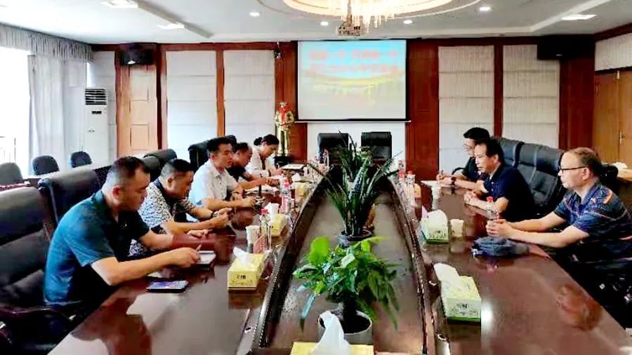 郑涵文带队赴桃源一中交流座谈