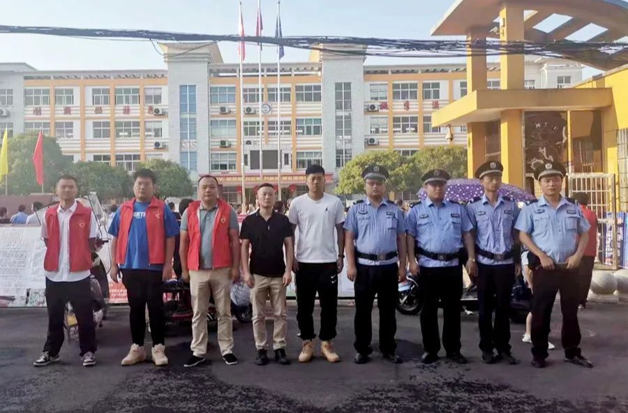 龙泉街道：护航开学季 严把安全关