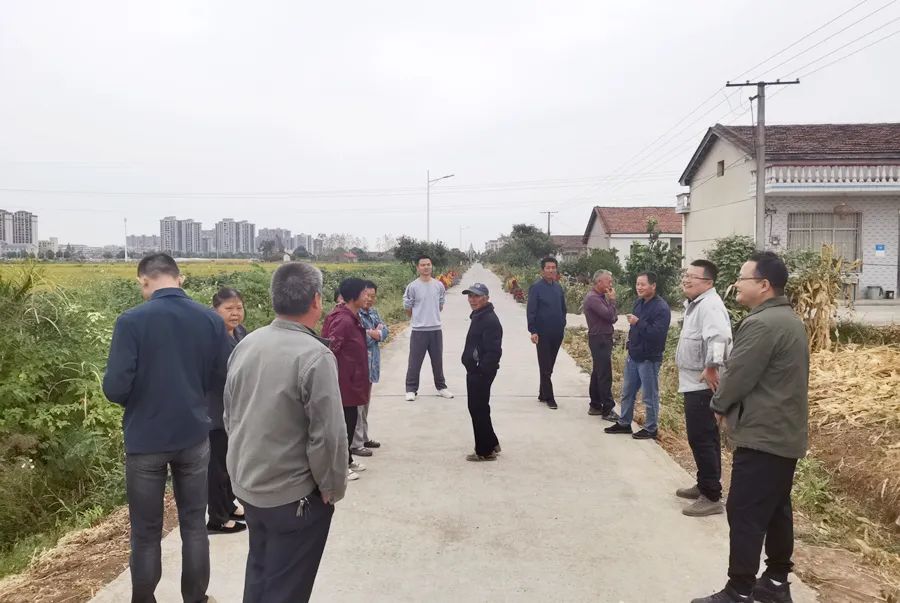 龙泉街道东郊社区：秸秆禁烧屋场会“开小会、说大事”