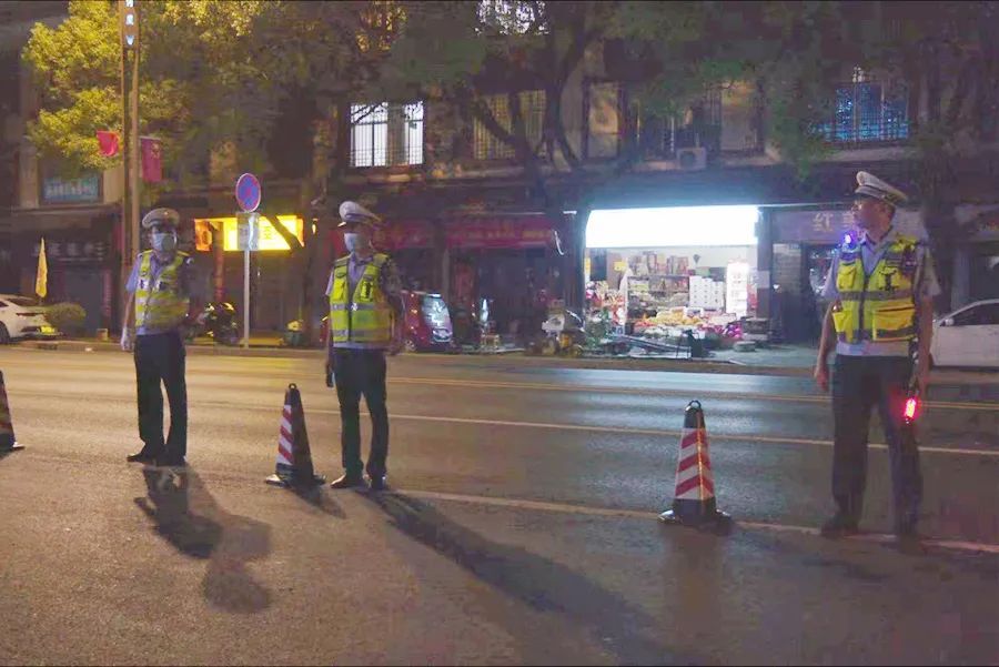 西洞庭：交警部门开展国庆期间酒醉毒驾整治统一行动