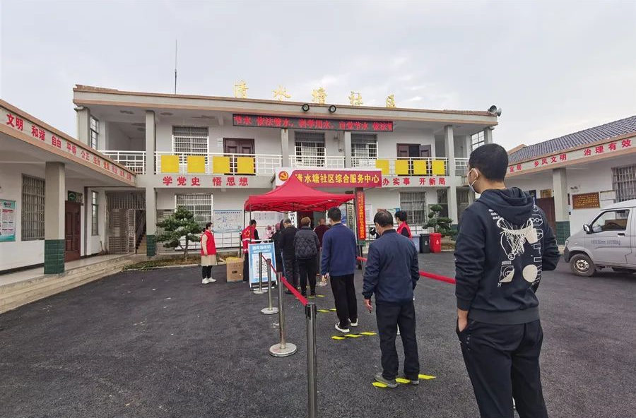 【疫情防控 西洞庭在行动】下沉一线 冲锋在前！西洞庭一镇两街道切实筑牢疫情防控防线