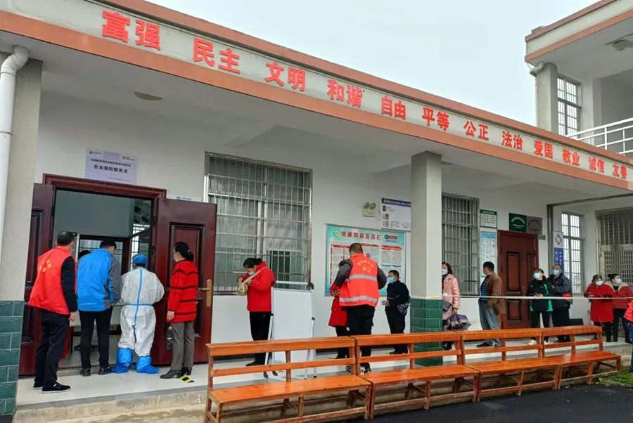 金凤街道：筑牢疫情防线 守护人民安全