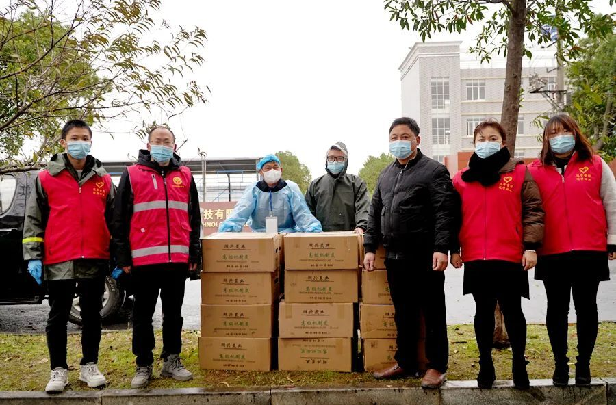 疫情无情人有情 雪中送炭递真情