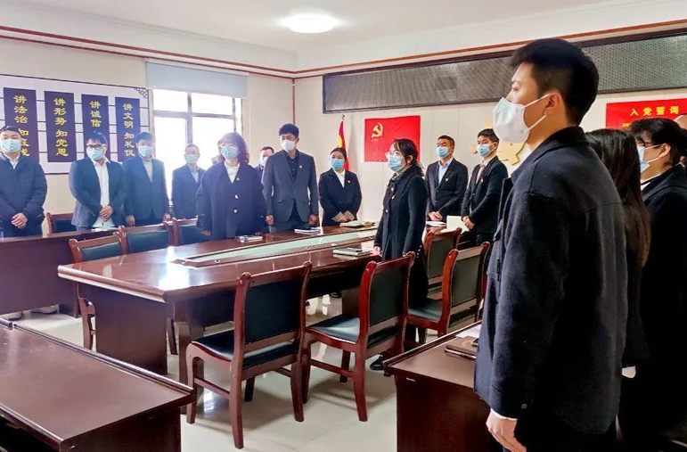 悼念缅怀，接续奋斗！龙泉街道组织干群集中收听收看江泽民同志追悼大会