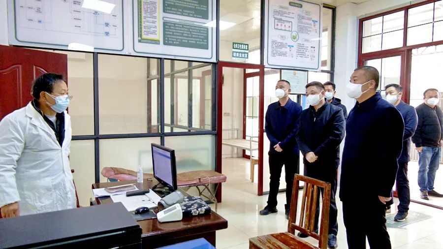 刘爱军、李智勇实地督导全区疫情防控工作