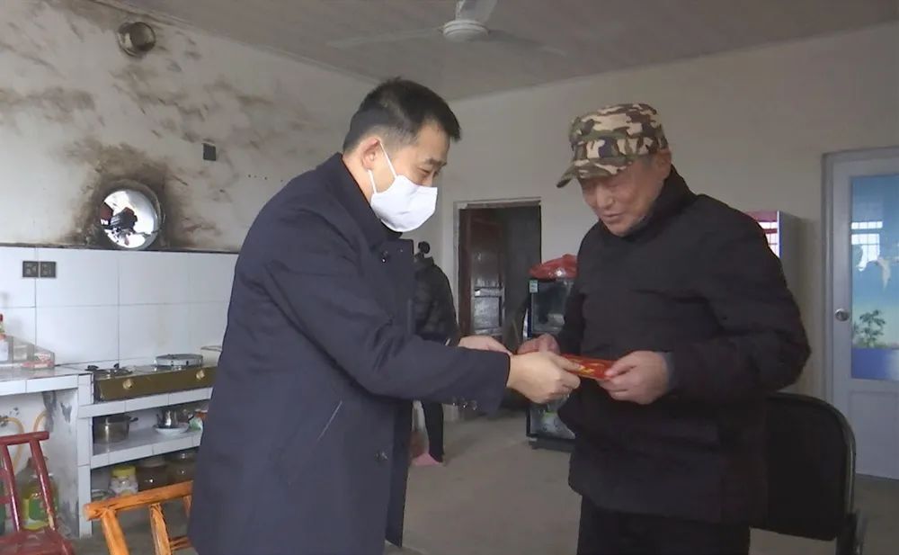 郑涵文开展春节前走访慰问活动