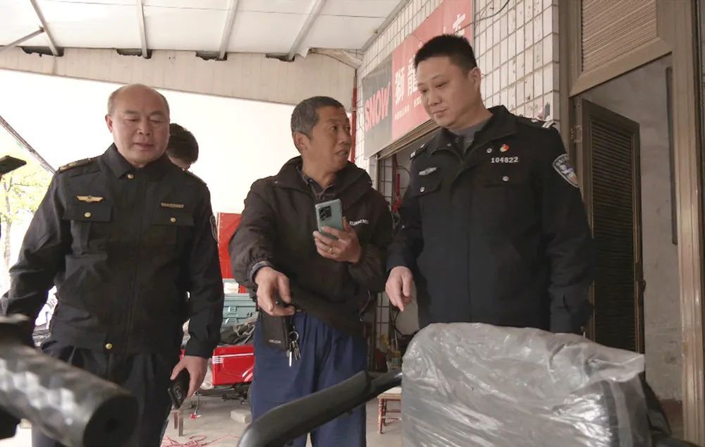区市监局联合区公安分局开展全区电动车销售领域整治行动