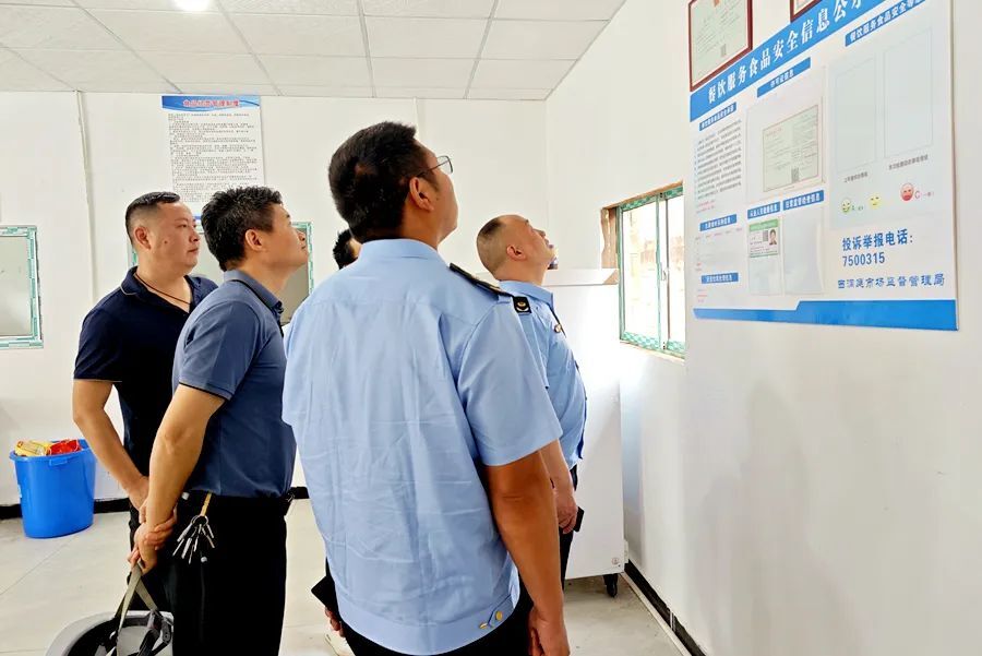 区市监局联合多部门督导检查食品安全“两个责任”落实情况