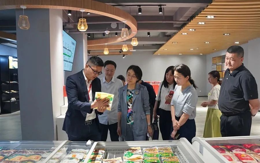 省总工会党组成员、副主席傅筝一行来西洞庭调研