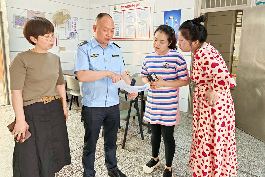 反对餐饮浪费 区市监局在行动