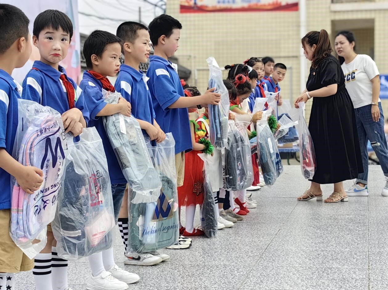 “快乐童心·畅想六一”望洲完小庆“六一”文艺汇演