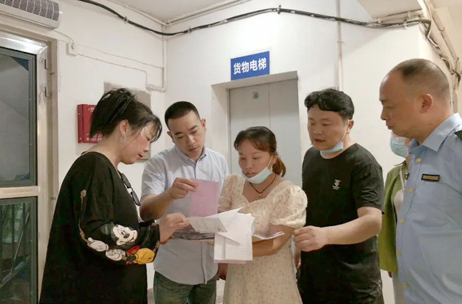 区市场监督管理局联合区教育局开展考前安全检查行动