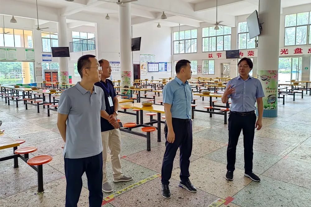 郑涵文督导西洞庭一中考点学考工作