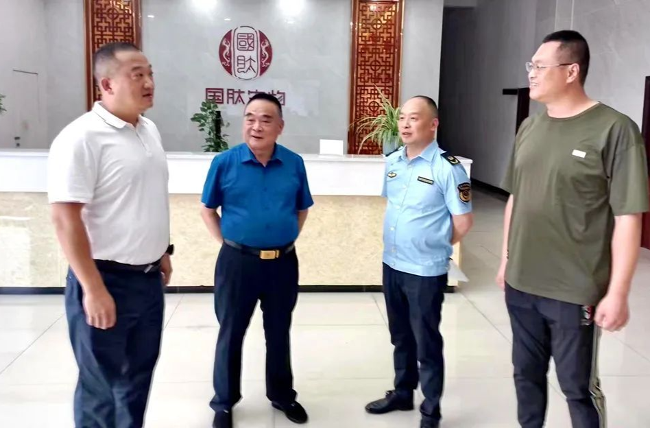 王亮实地督导企业食品安全“两个责任”落实工作