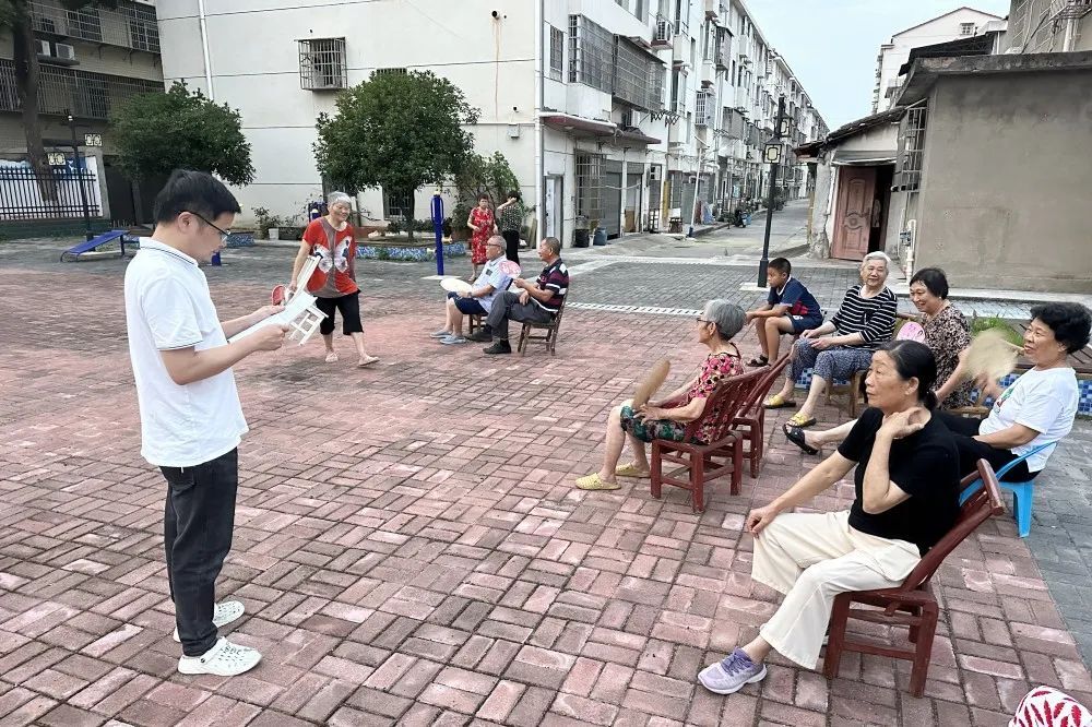 龙泉街道：聚焦安全宣传，筑牢安全防线