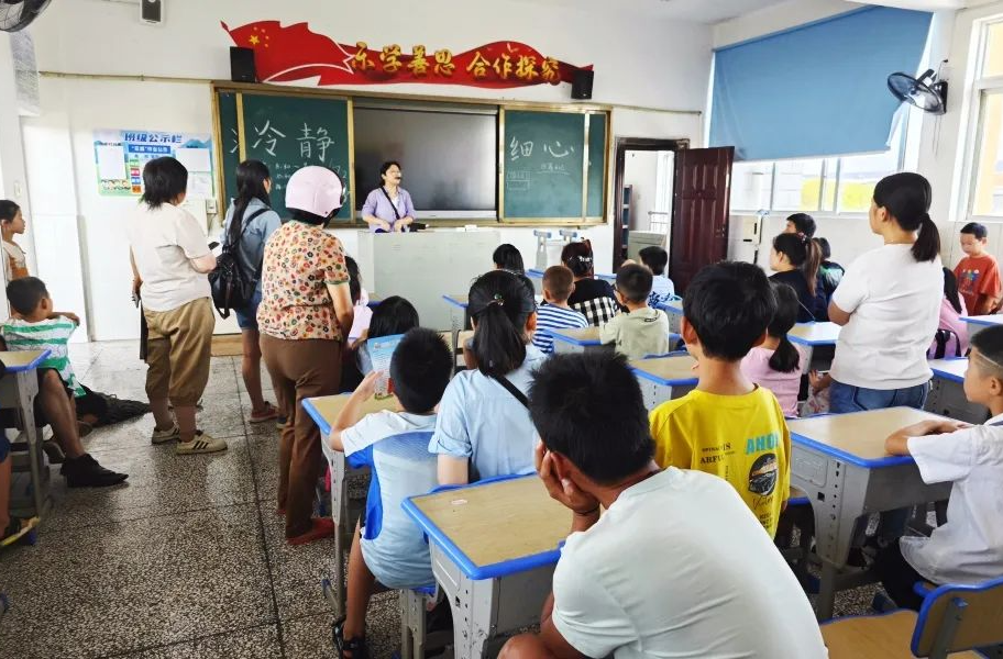 开学报道进行时——西洞庭各中小学有序报名入学！