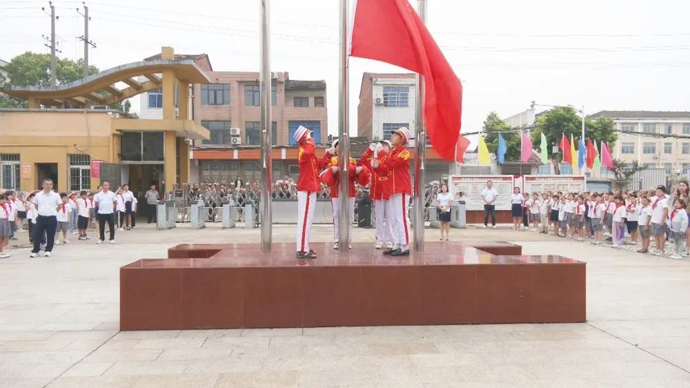 区中心完小举行开学典礼暨新生行为习惯养成训练营开营仪式