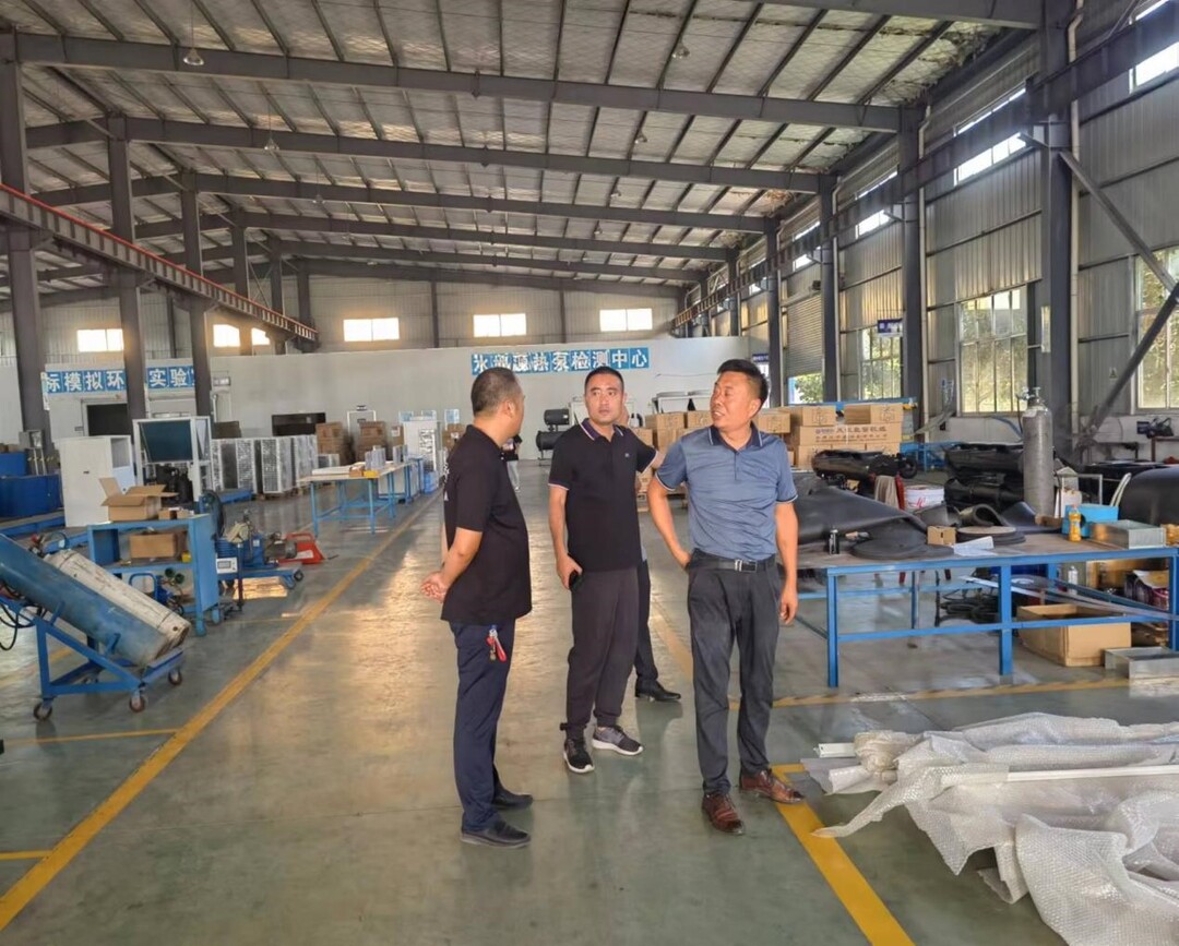 金凤街道对联点企业进行走访