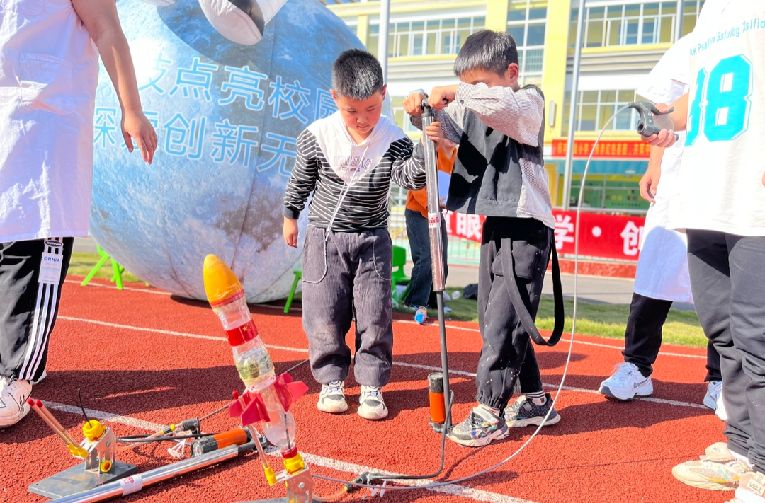 “科技兴教 点亮校园”公益科普活动走进祝丰完小